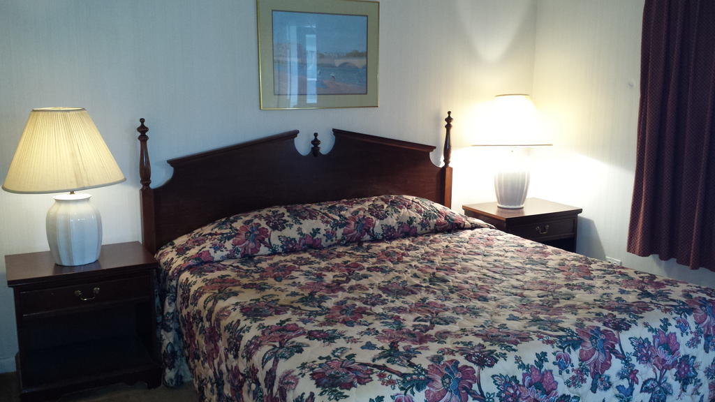 Olde Court Inn Wheeling Zimmer foto