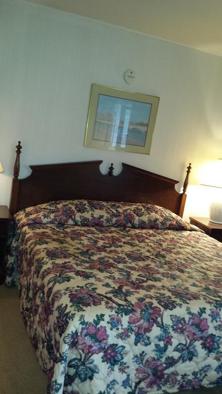 Olde Court Inn Wheeling Zimmer foto