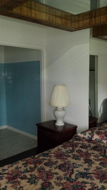 Olde Court Inn Wheeling Zimmer foto