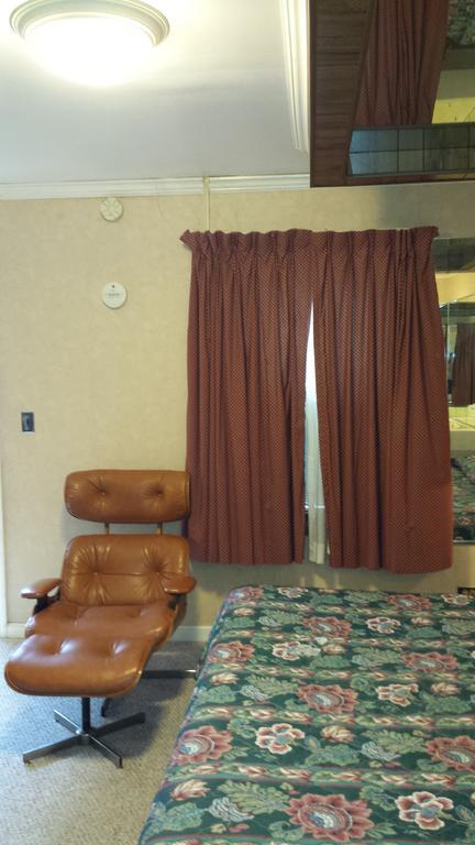 Olde Court Inn Wheeling Zimmer foto